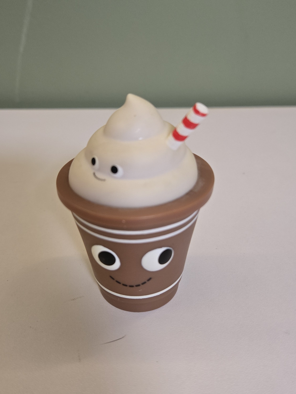 Kidrobot Yummy Wrld Mini Series 1 Coffee Frappe 3" Vinyl Fig Heidi Kenney 2016